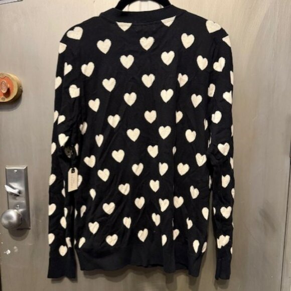 Retro Black & White heart V-neck cardigan sweater - Picture 11 of 16